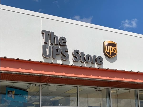 Facade of The UPS Store La Vernia Texas