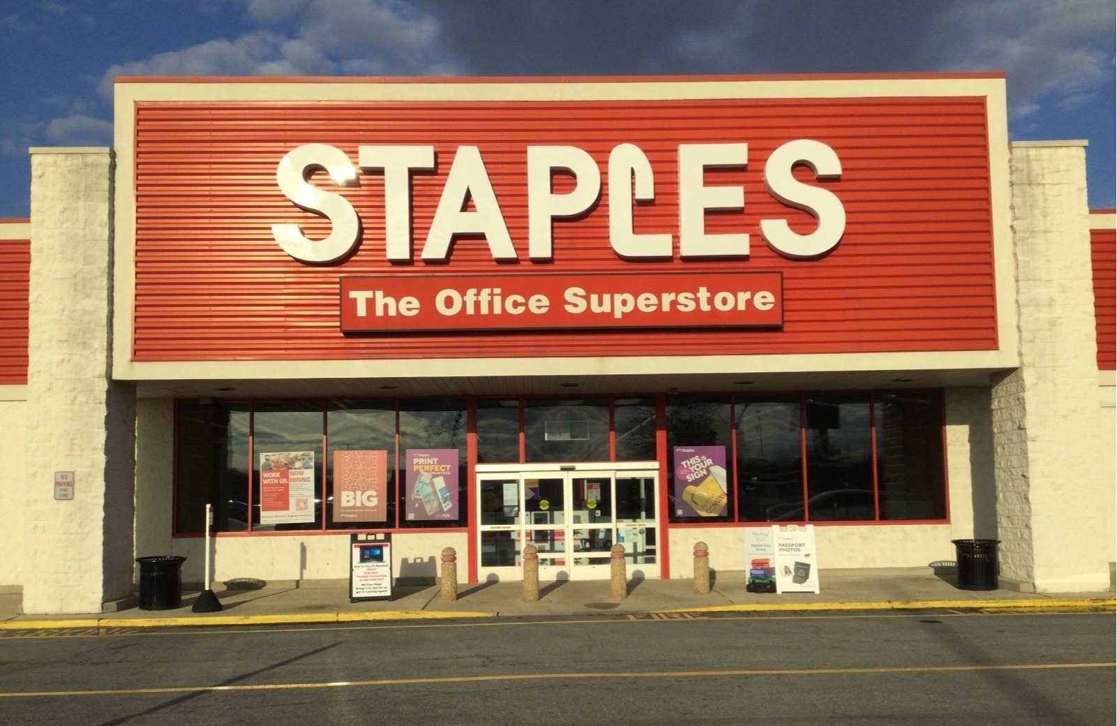 Nearest staples shop