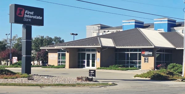 Exterior image of First Interstate Bank in Fremont, NE.