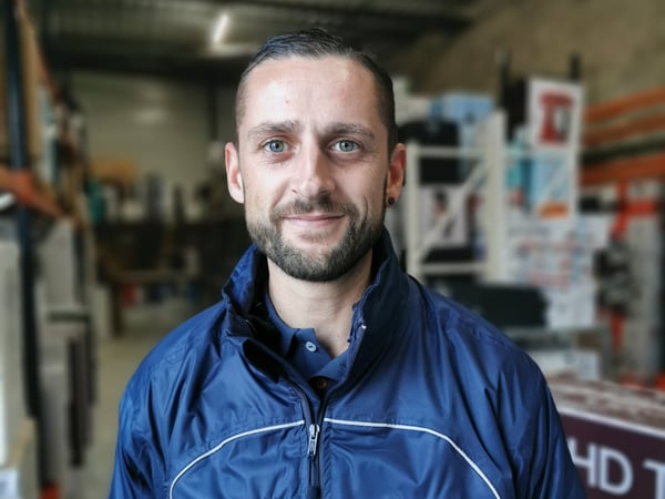 Photo portrait couleur Thomas collaborateur Boulanger