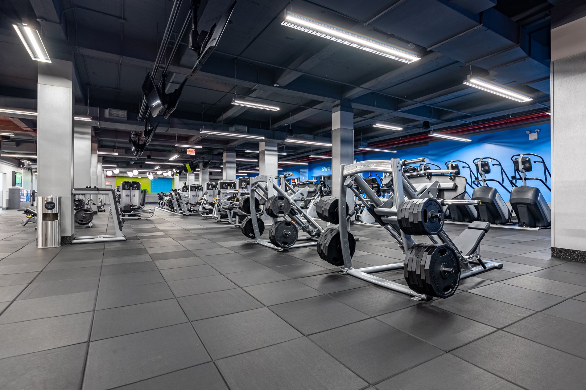 Blink West Fordham at 2465 Jerome Avenue, Bronx, NY | Blink Fitness