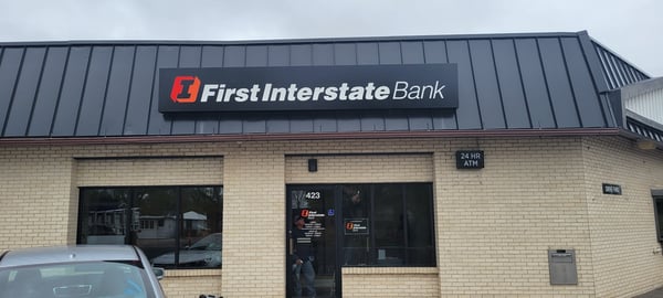 Exterior image of First Interstate Bank in Alliance, NE.