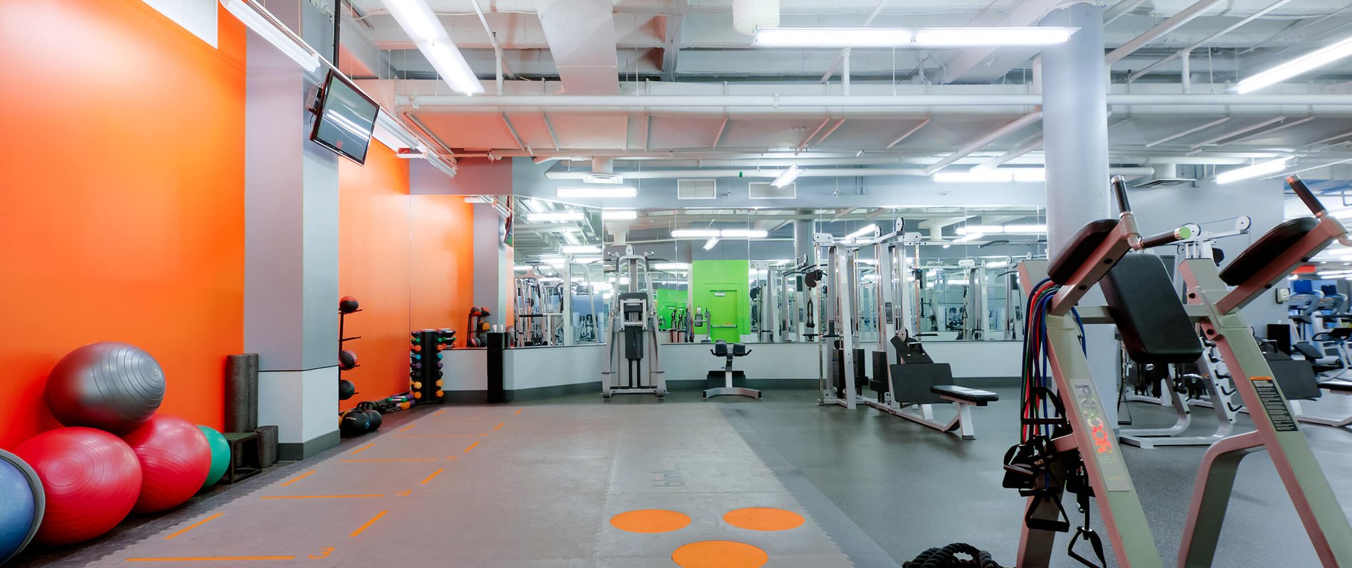 Blink Paramus Gym at 151 Bergen Town Center, Paramus, NJ Blink Fitness