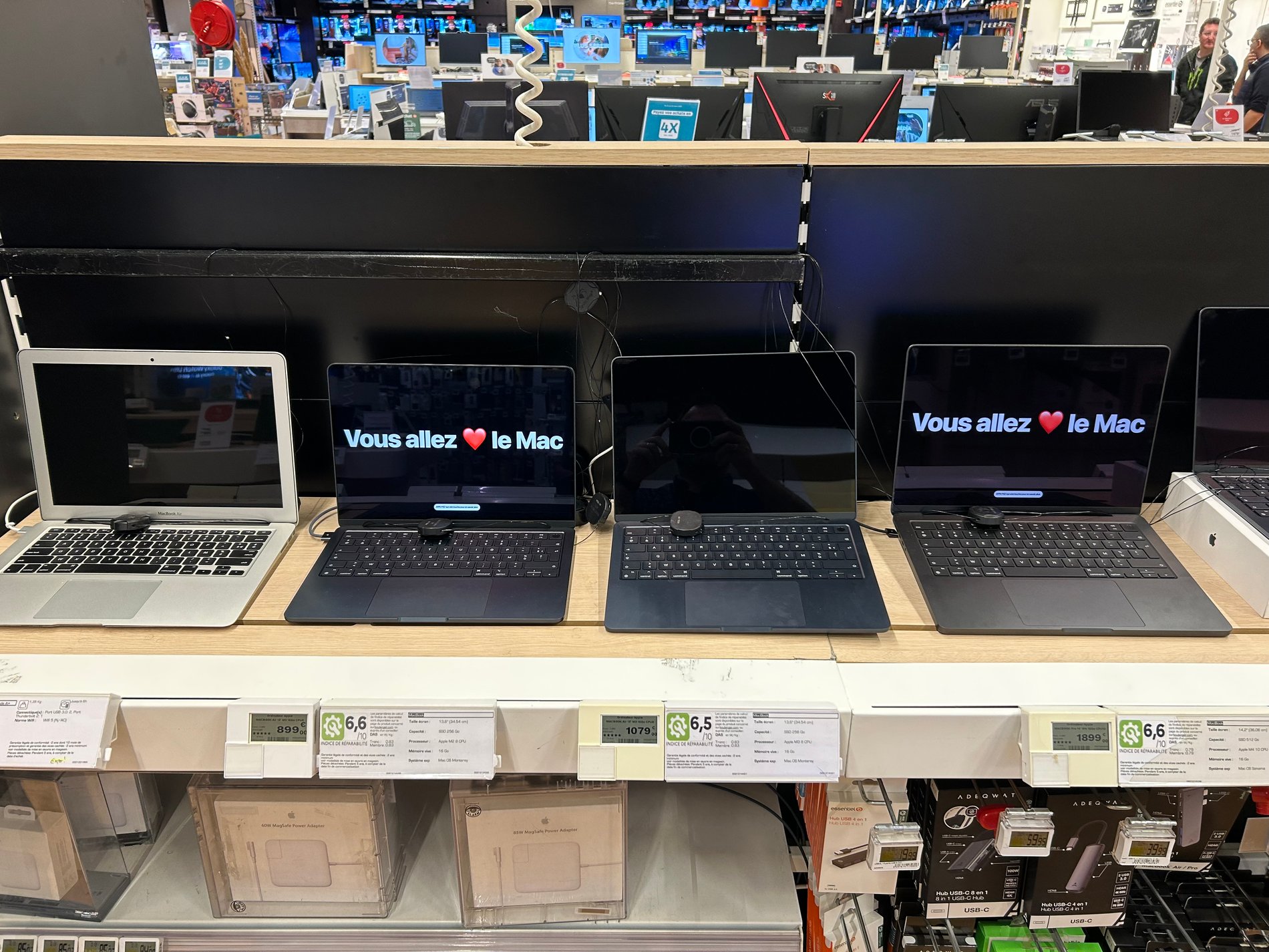 Nouveau Mac Book au magasin Boulanger de Grenoble-St Egrève