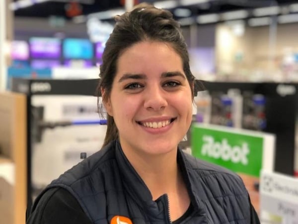 Laetitia fait parti de la Team Boulanger Bourg-en-Bresse depuis 2017 !
Elle est une personne très organisée, Elle fait tout pour faire vivre une expérience unique à son client lors de son achat ou après son achat, que ce soit à l’encaissement, au financement ou au SAV ! c'est aussi notre référente anglophone du magasin.