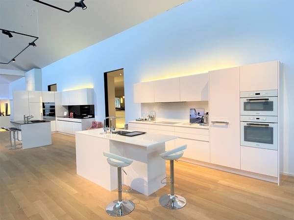 Moderne Küchenausstellung auf 800m²