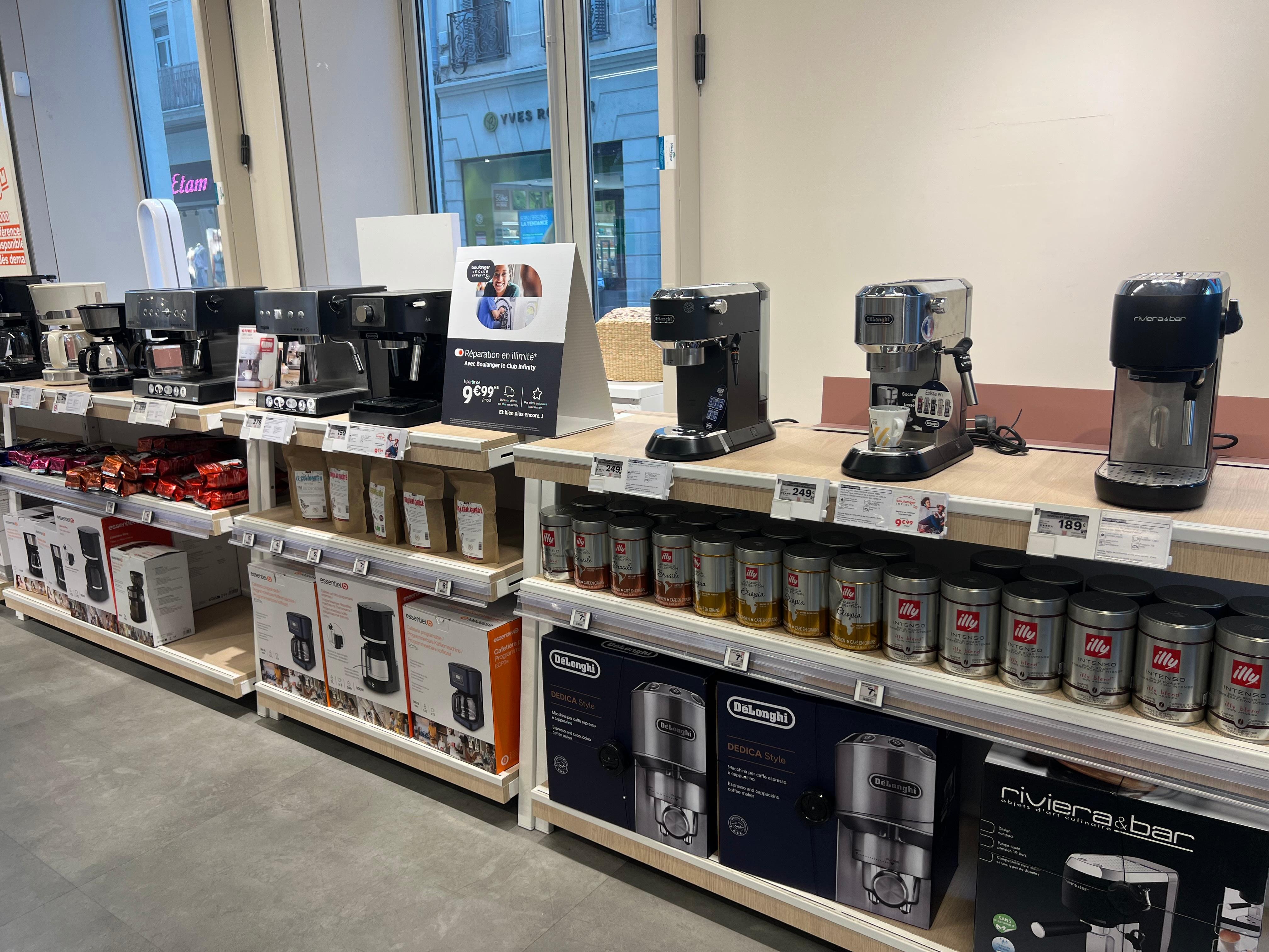 Rayon machine à café au magasin  Boulanger Marseille - Saint Ferreol
