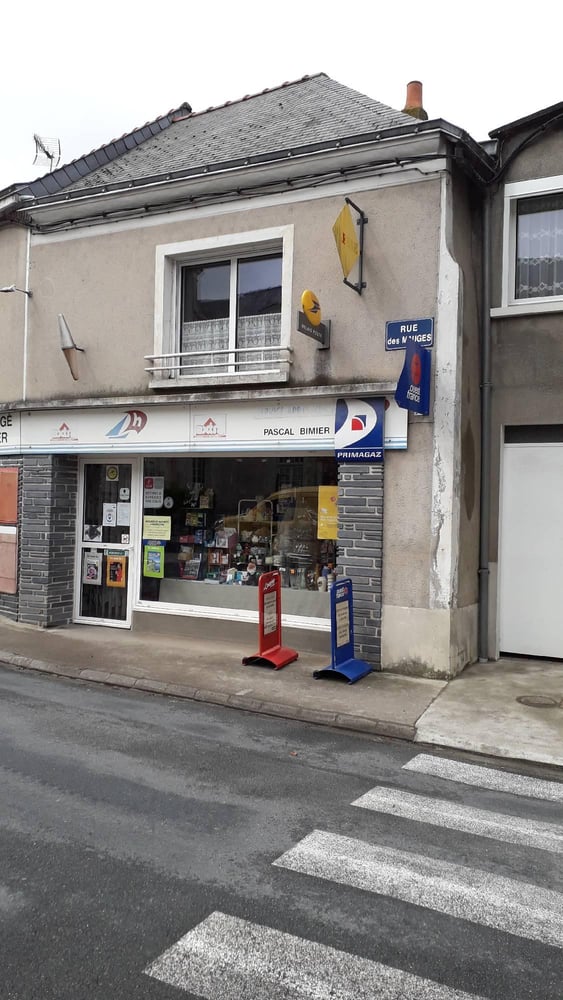 Photo du point La Poste Relais ST LAURENT DE LA PLAINE Buraliste