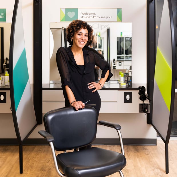 Great Clips Hair Salon in Menomonee Falls, WI - Crossroads