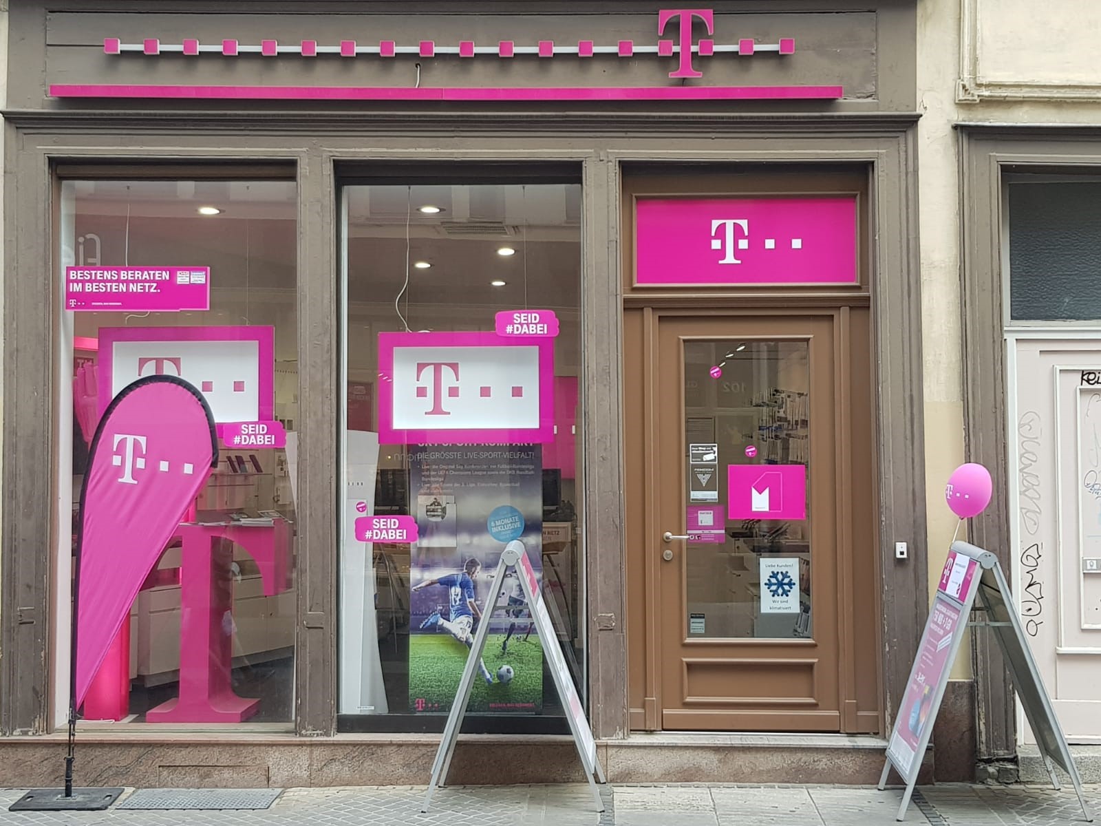 Store photo