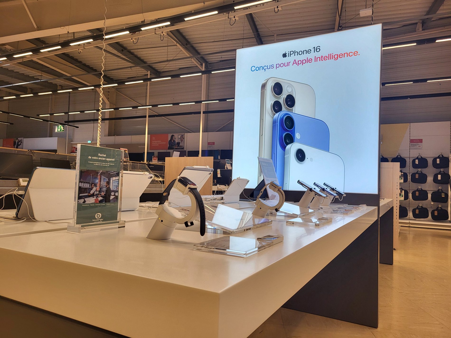 Apple Watch - Boulanger Valenciennes - Petite-Forêt
