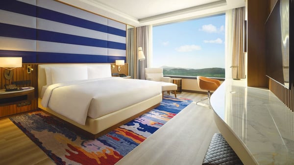 海を感じさせるフレッシュな雰囲気のオーシャンタワー