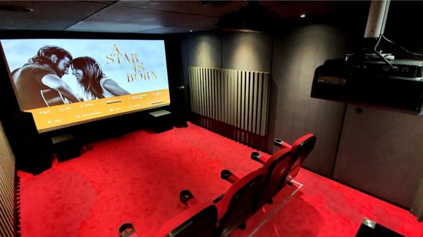Une Salle de cinéma sur mesure chez vous. Nos conseillers sont à votre écoute à Boulanger Faches Thumesnil