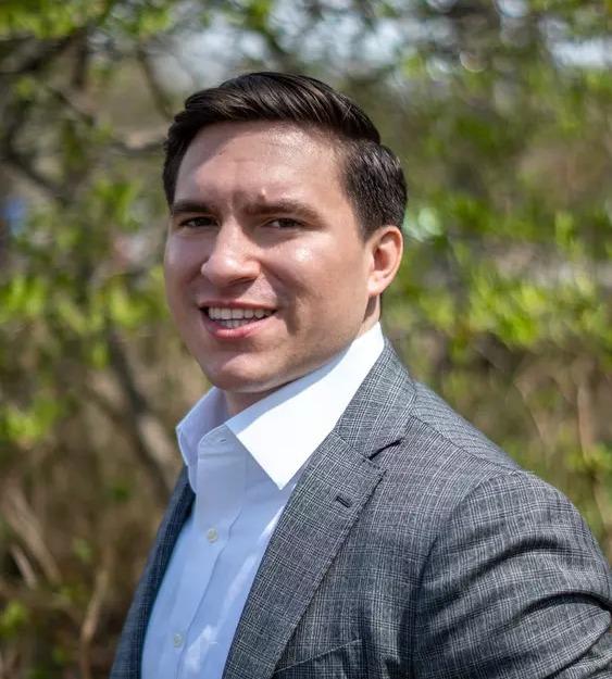 Carousel Associate Image