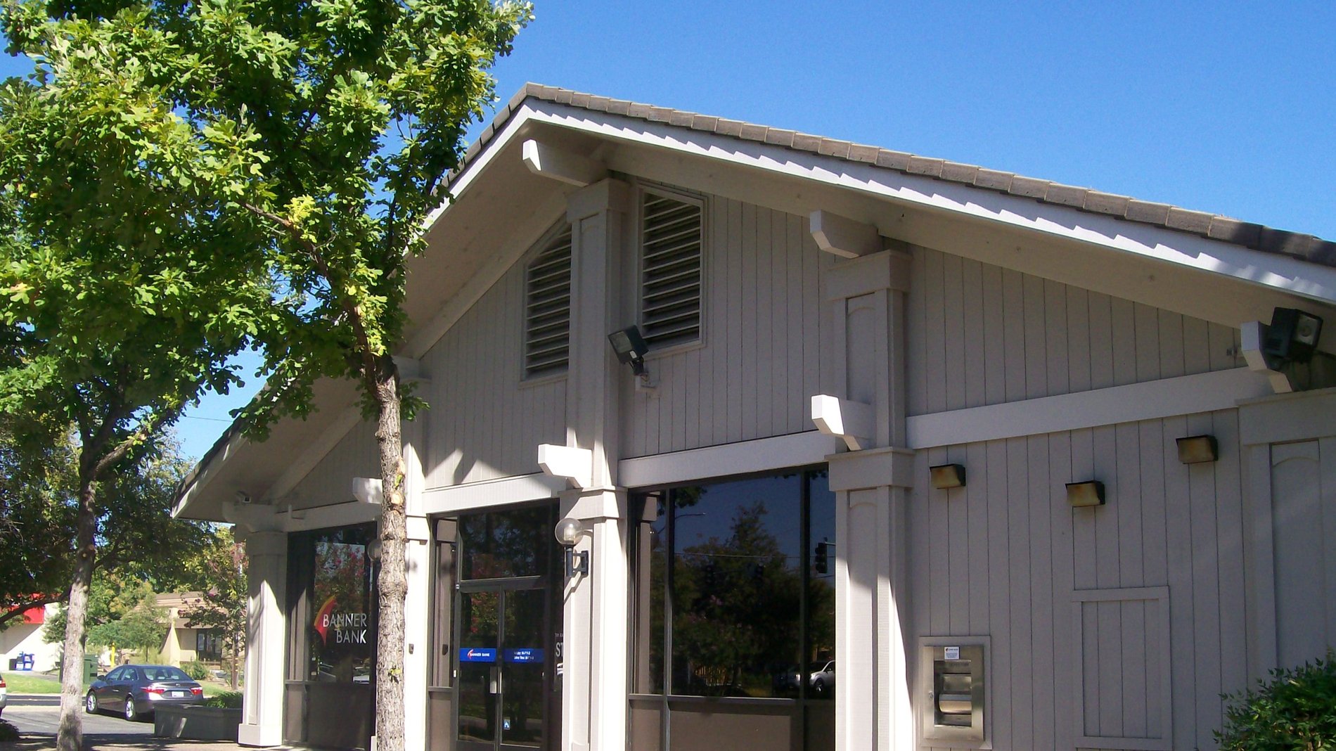 Banner Bank branch in Folsom, CA