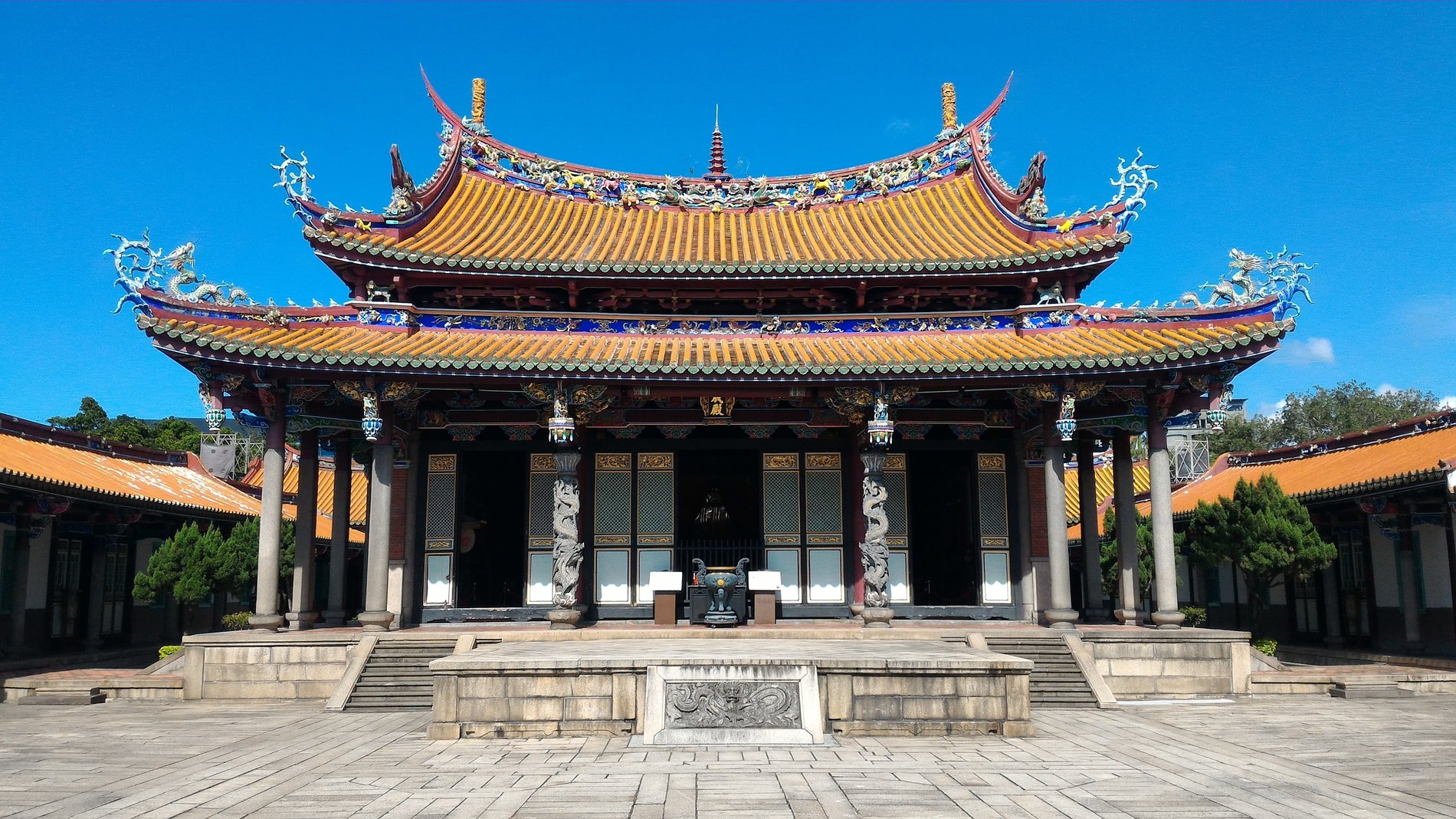 台湾で行きたいお寺7選！ お願いにあわせて楽しむ廟寺巡り【台北】