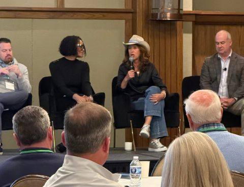 Home and Auto Allstate Insurance Agent, Christine Angles, spoke at Allstate’s Top Producers Meeting.