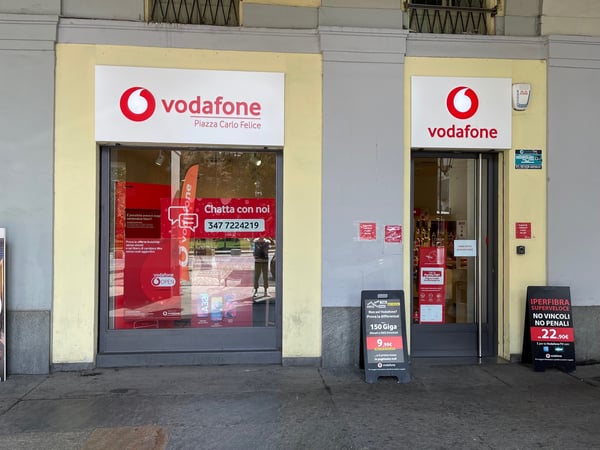 Vodafone Store | Piazza Carlo Felice