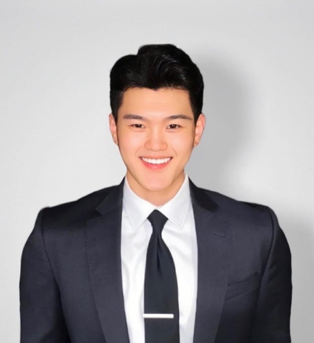 Carousel Associate Image