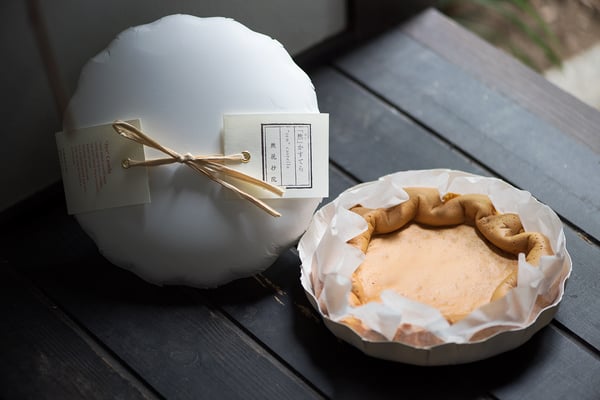 卵のコクをしっかりと感じられる濃厚な味わい。「然」かすてら