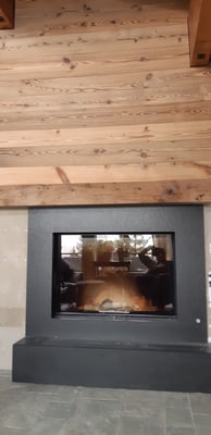Rénovation cheminée de salon, manteau bois