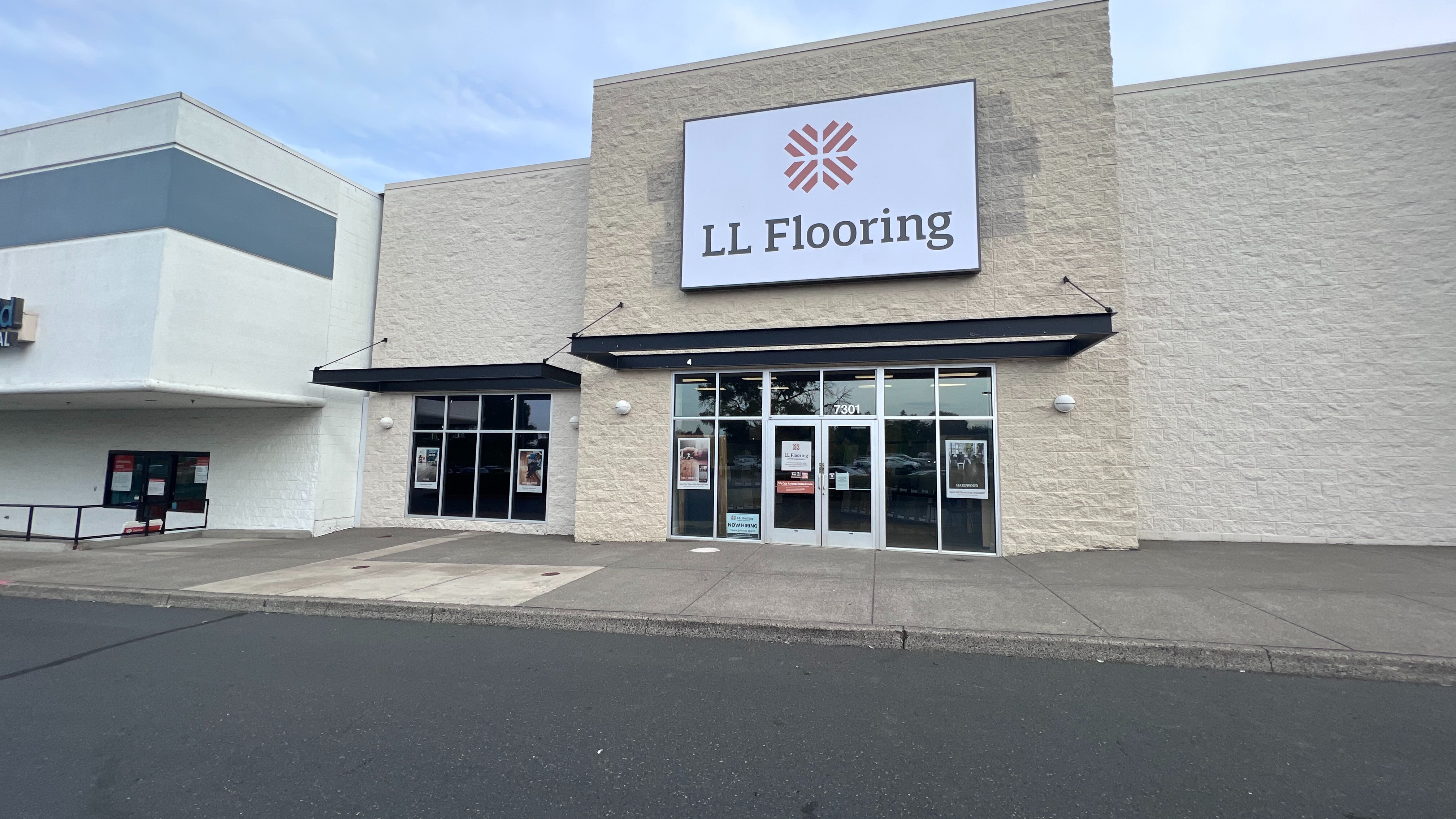 LL Flooring 1331 Tigard 7301 SW Dartmouth