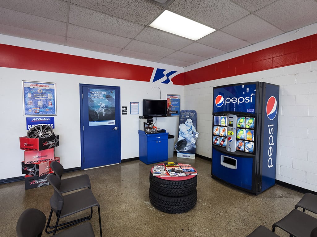 Tire Discounters Lebanon (Main) tires, alignment, brakes, autoglass