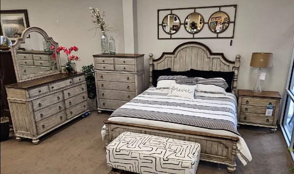 Fort Dodge Slumberland Furniture bed set