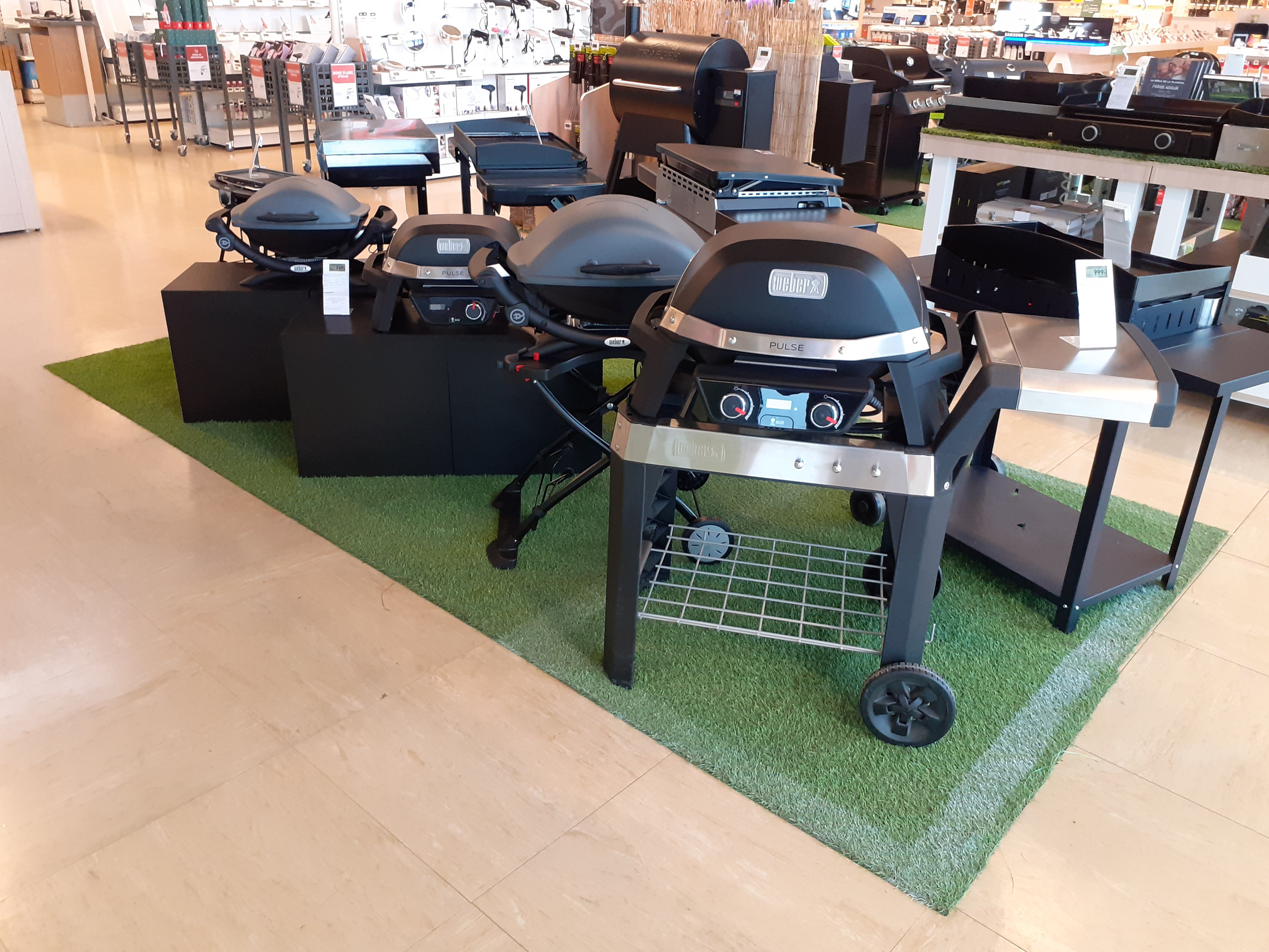barbecues électriques Weber disponible au magasin Boulanger de Fâches Thumesnil