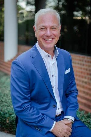 Photo of R. Lee Clark, Jr.