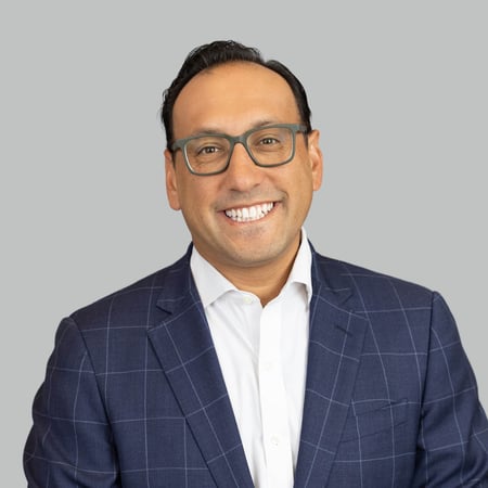 Andrew Vahab Advisor Headshot image