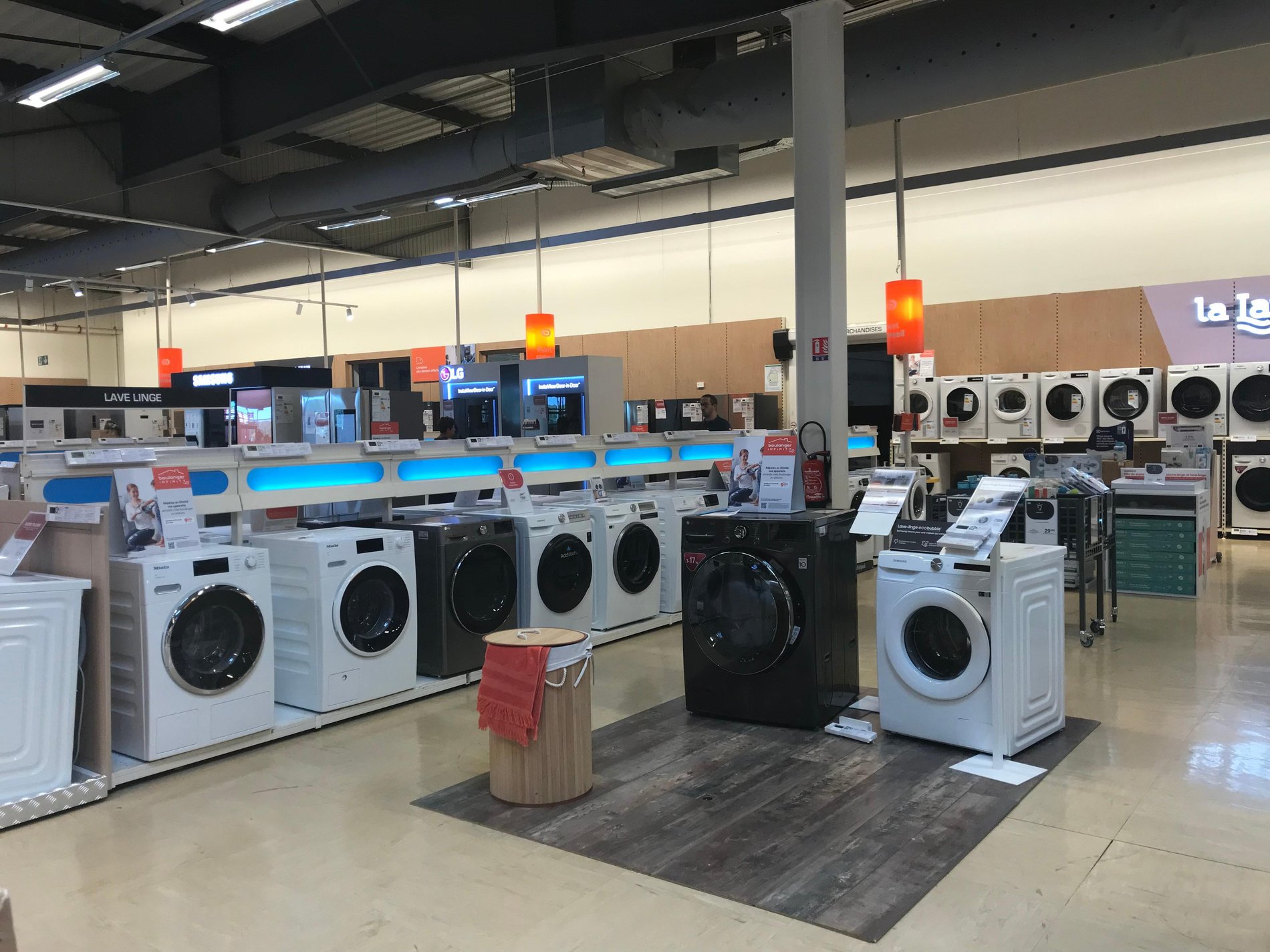 Découvrez notre rayon des machines à laver dans votre magasin Boulanger Besançon