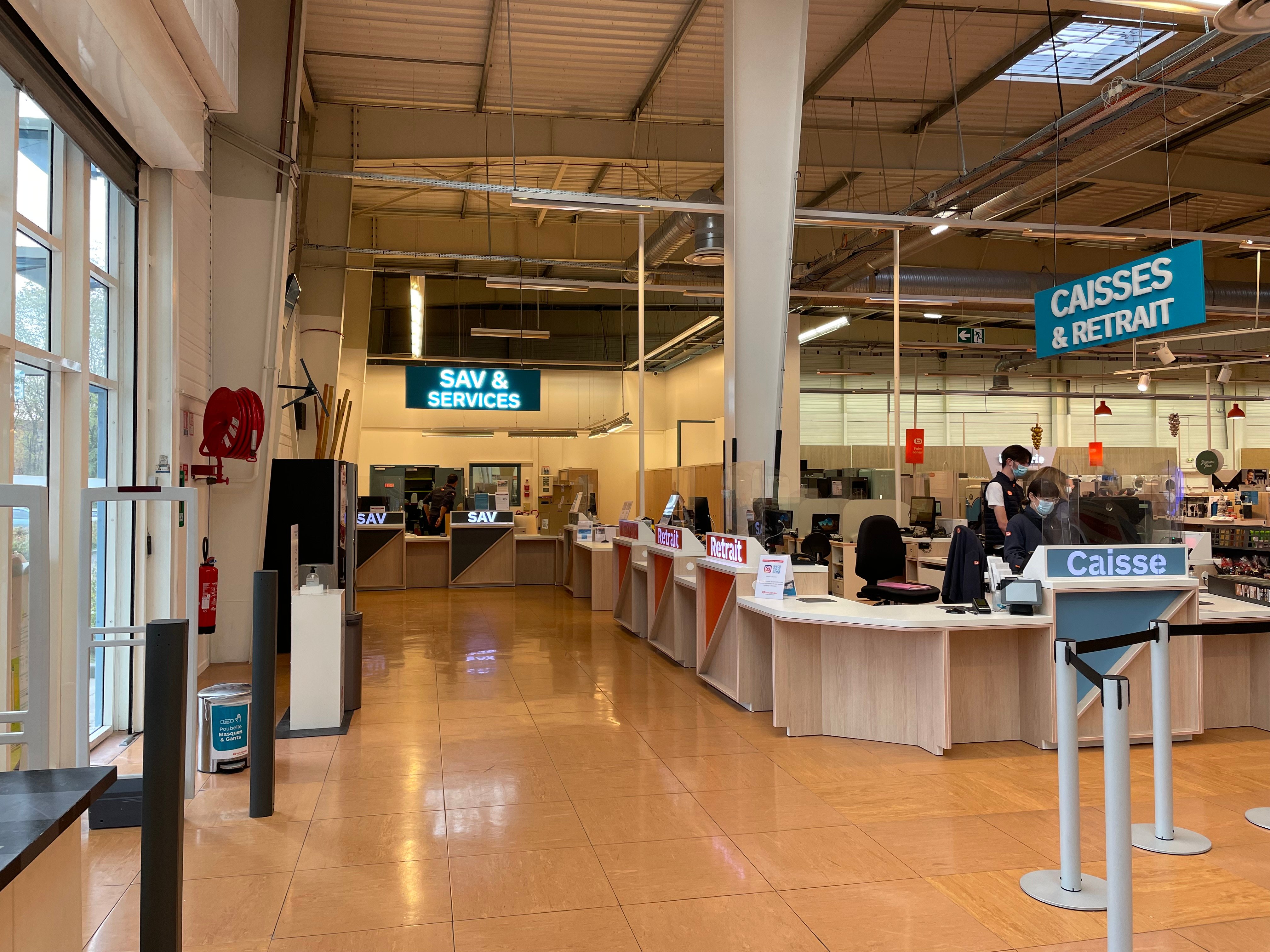 Entrée SAV Boulanger Rennes Chantepie