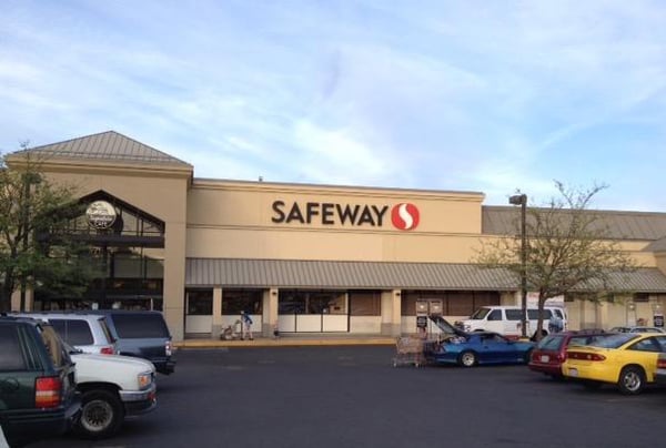 Safeway Store Front Picture at 933 E Mission Ave in Spokane WA