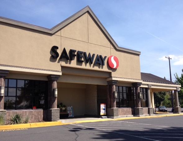 Safeway Store Front Picture at 642 NE 3rd in Bend OR