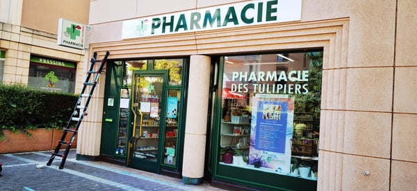 Luxury Signs Sàrl enseigne, panneau de pharmacie Genève - Champel