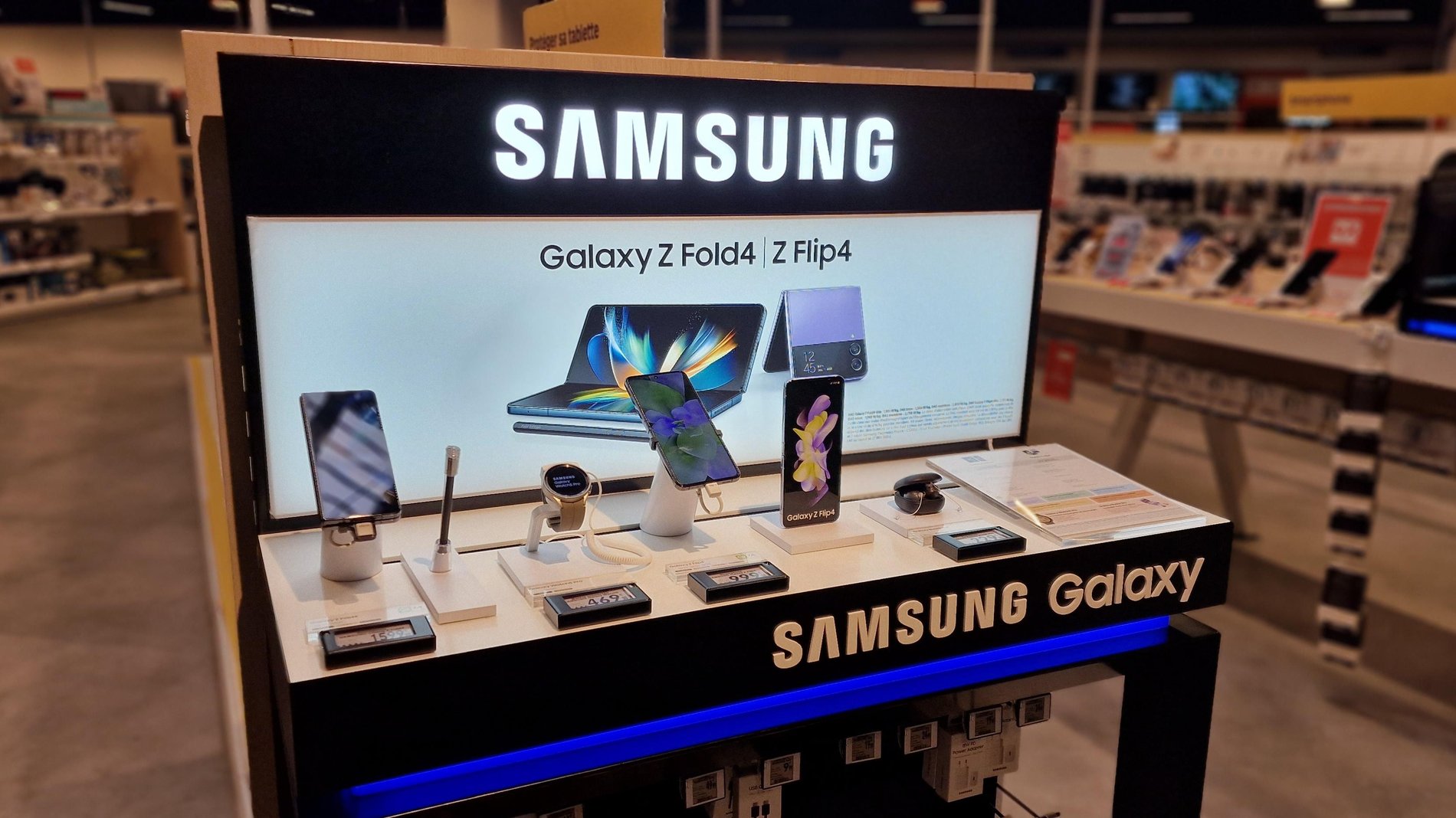 Tête de gondole smartphones Samsung Galaxy ZFold 4 et ZFlip 4