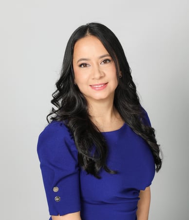 Claudia Arevalo Advisor Headshot image