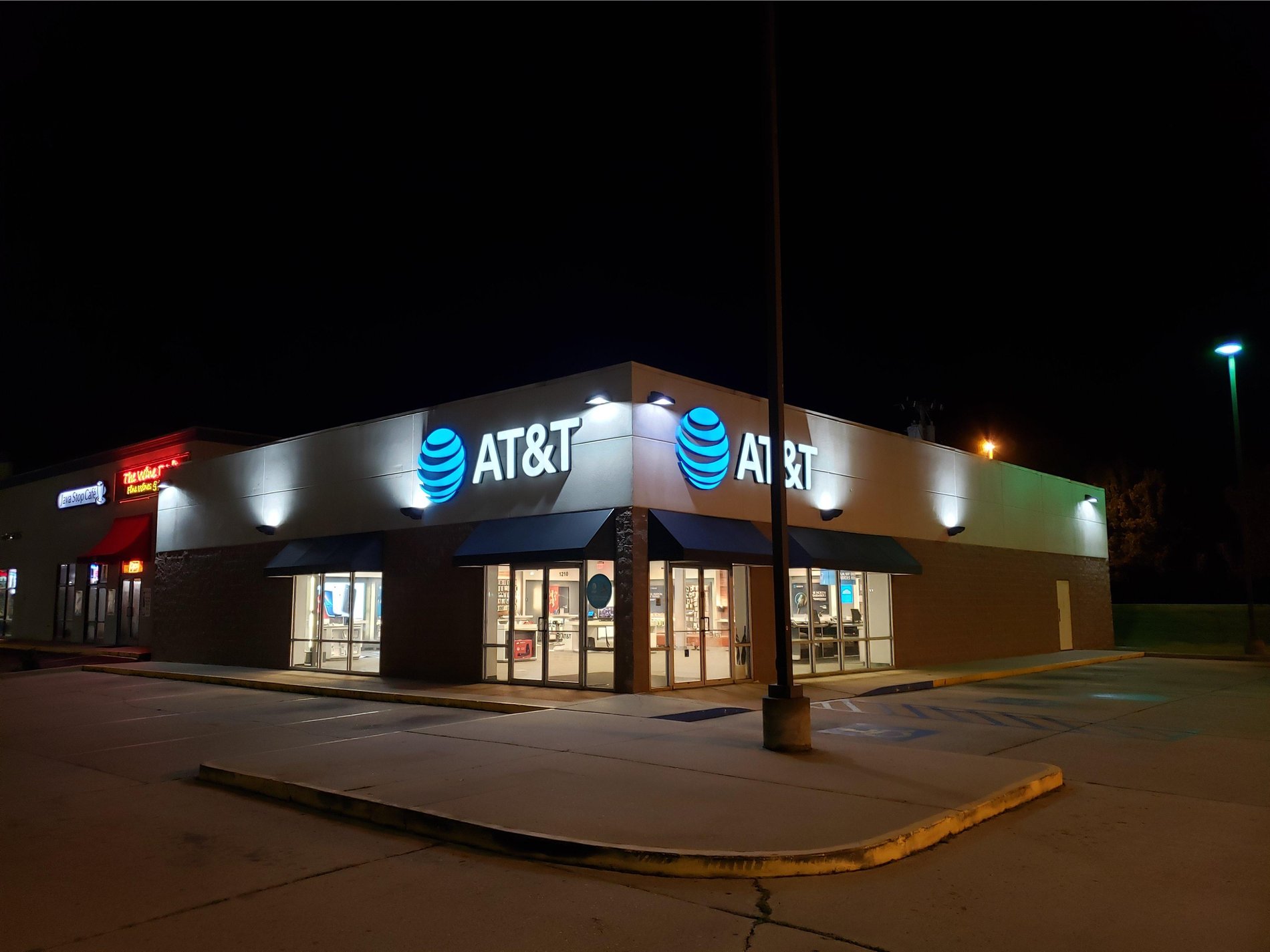 AT&T Store Poplar Bluff Poplar Bluff, MO iPhone & Samsung Deals!