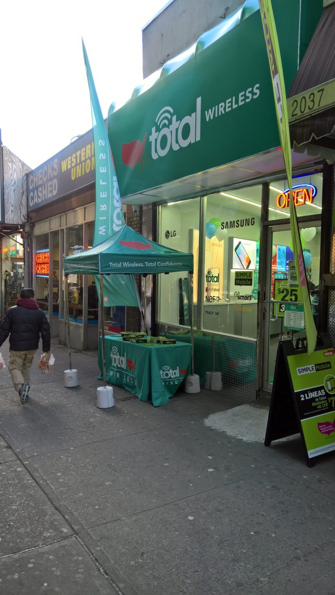 Total Wireless Stores 2035 Jerome Ave Bronx Ny