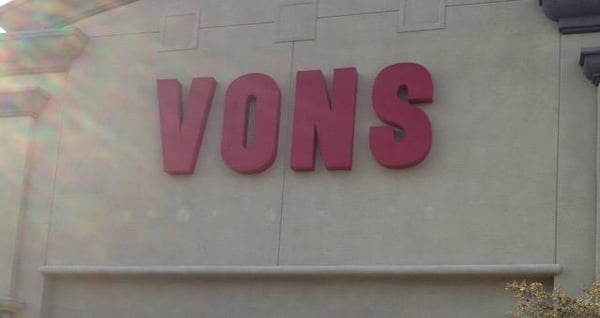 Vons Store Front Picture at 311 W Los Feliz Blvd in Glendale CA