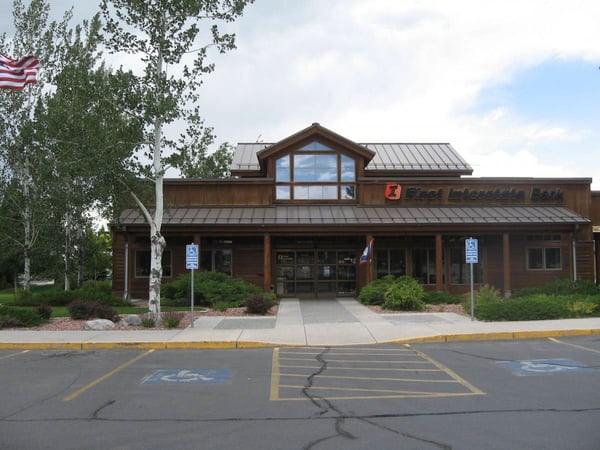 Exterior image of First Interstate Bank in Lander, Wyoming.
