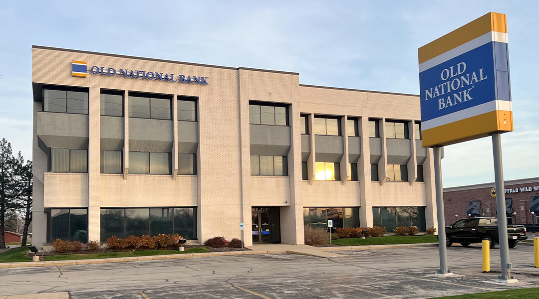 Old National Bank Consumer Commercial Wealth Business Banking In   1080x600 