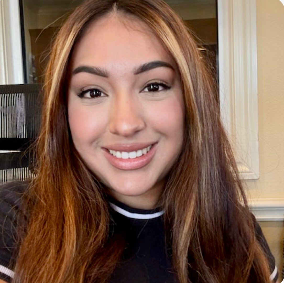 Rebecca Castro-Customer Experience Professional