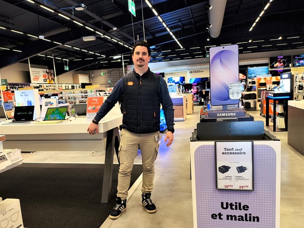 Alexis Responsable Univers Multimédia du magasin Boulanger Langueux.