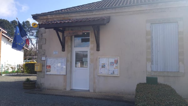Photo du point La Poste Agence Communale ST MICHEL DE CASTELNAU Mairie