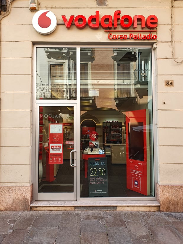 Vodafone Store | Corso Andrea Palladio