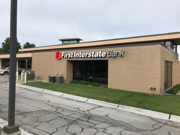 Exterior image of First Interstate Bank in Bellevue, NE.