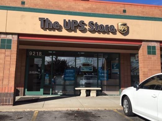 The UPS Store Regency Park Shopping Center: Shipping & Packing