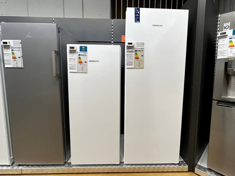 Congélateurs armoire à Boulanger Vitrolles, à côté du centre commercial Grand Vitrolles, de Plan de Campagne et d'Aix-en-Provence et de Marseille